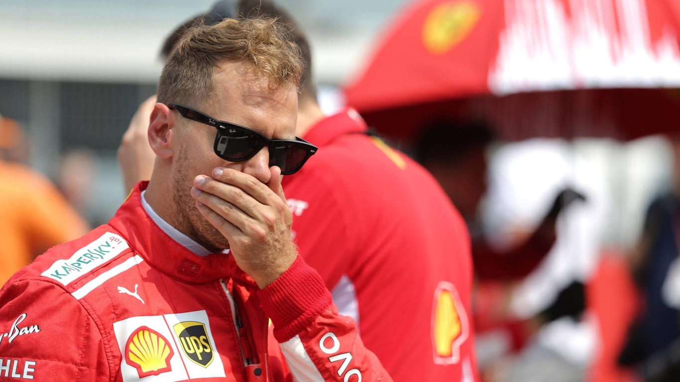 Enttäuscht und frustriert: Für Sebastian Vettel ist das Rennen in Hockenheim nach einem Unfall beendet.
