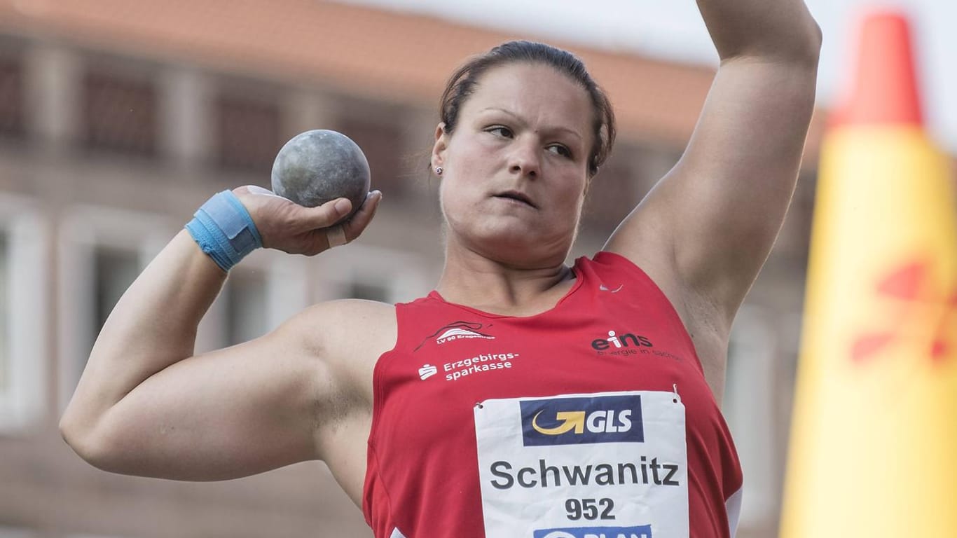 Christina Schwanitz: Sie zählt zu den großen deutschen Medaillen-Hoffnungen bei der Leichtathletik-EM in Berlin im August.