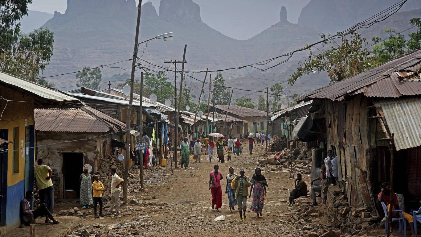 Dorf am Simien-Gebirge, Äthiopien: Das Land hat 100 Millionen Einwohner, doch viele von ihnen Leben in bitterer Armut.