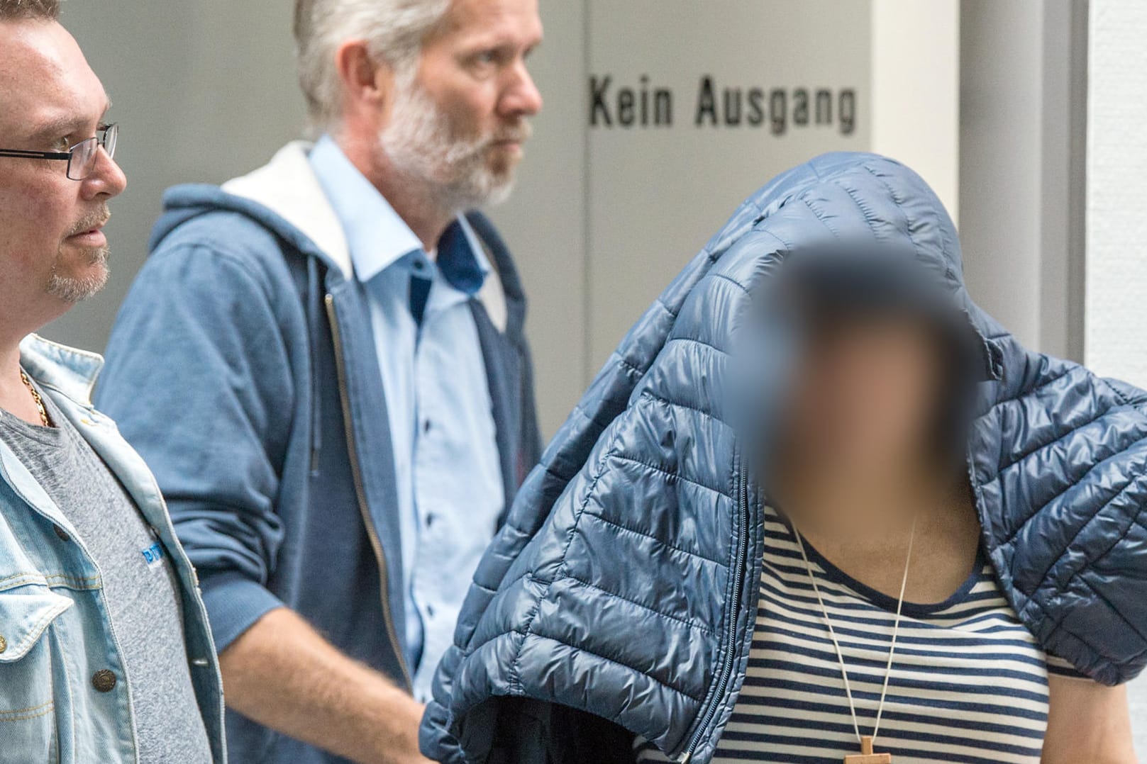 Die Angeklagte beim Mordprozess: Sie hat ihren Freund aus Eifersucht getötet.