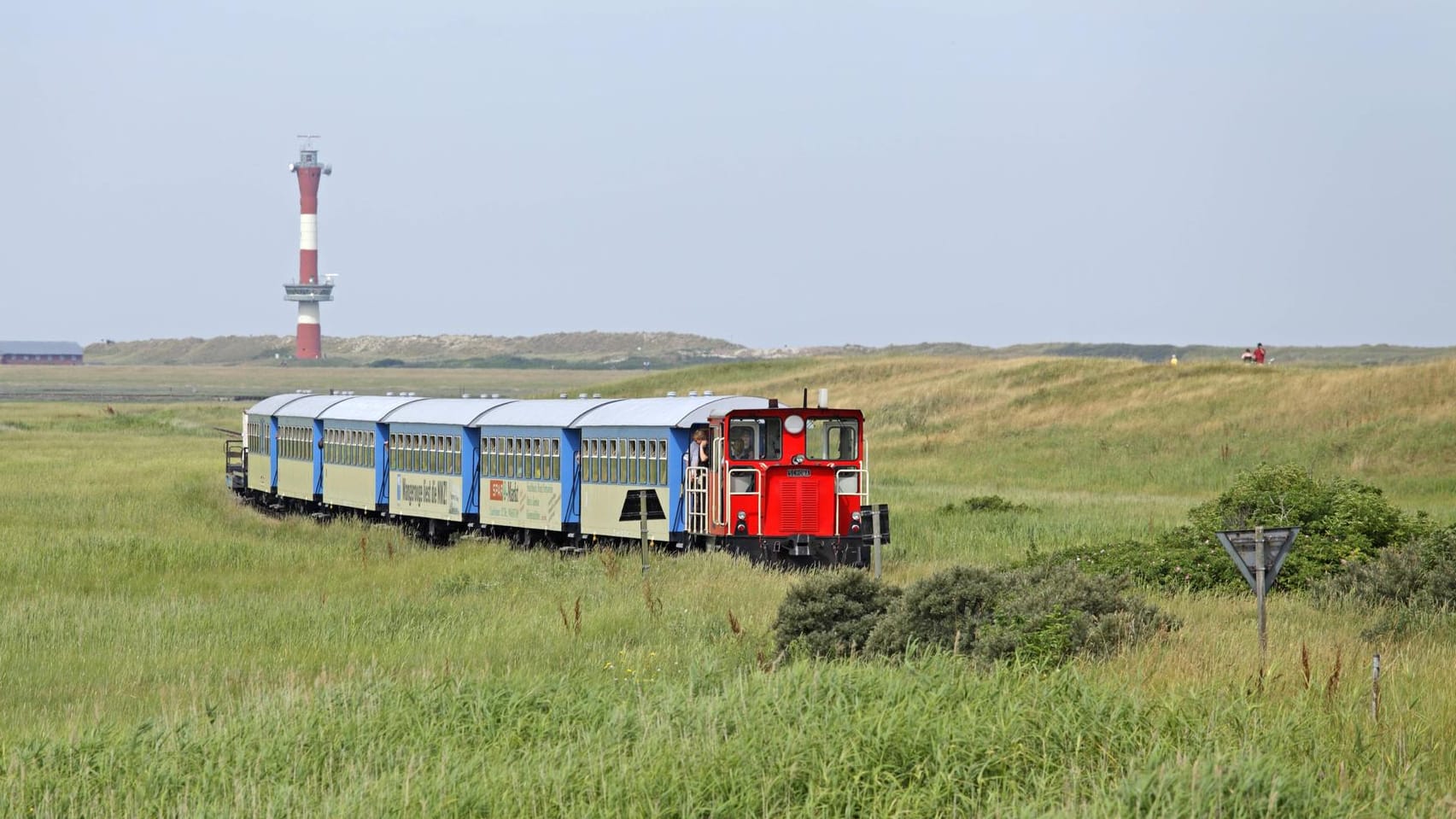 Die Inselbahn auf Wangerooge: Die Polizei geht bei dem Unfall von einem tragischen Unglück aus. (Archivbild) Die Inselbahn auf Wangerooge: Die Polizei geht bei dem Unfall von einem tragischen Unglück aus. (Archivbild)