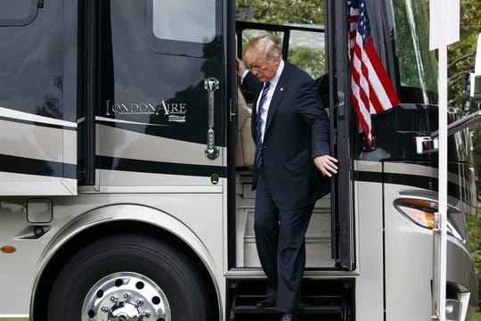US-Präsident Donald Trump geht gegen seine Kritiker vor.