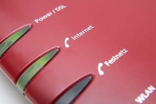 Für ältere Modelle, wie den Fritzbox-Router 7490, wird Fritz OS 7 später zur Verfügung gestellt.