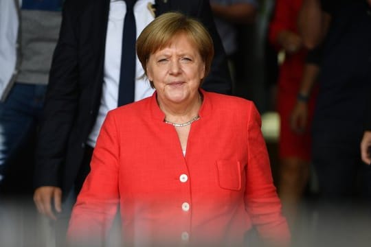 Kanzlerin Angela Merkel will den Friedensprozess im Syrien-Konflikt voranbringen und Voraussetzungen für die Rückkehr von Flüchtlingen schaffen.