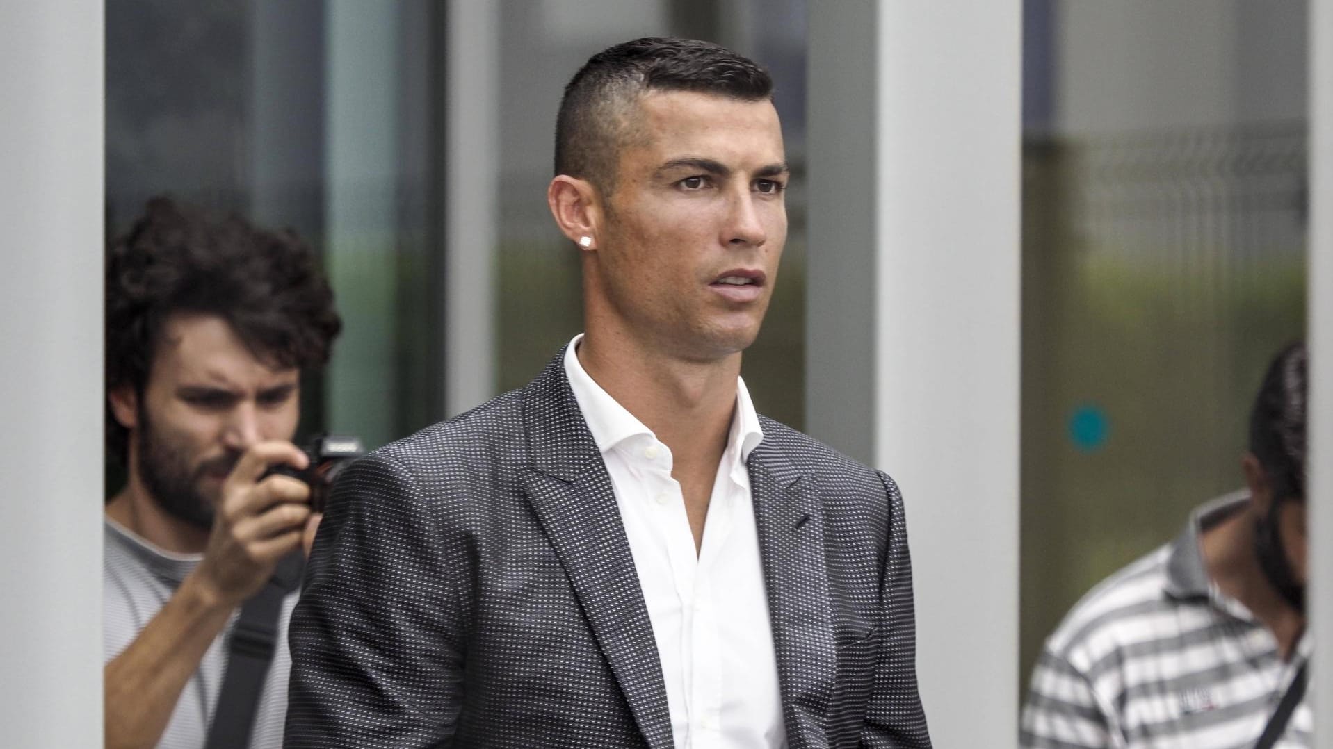 Cristiano Ronaldo kurz nach dem Medizincheck im Juventus Medical Center. Die Ergebnisse des 33-Jährigen sind erstaunlich.