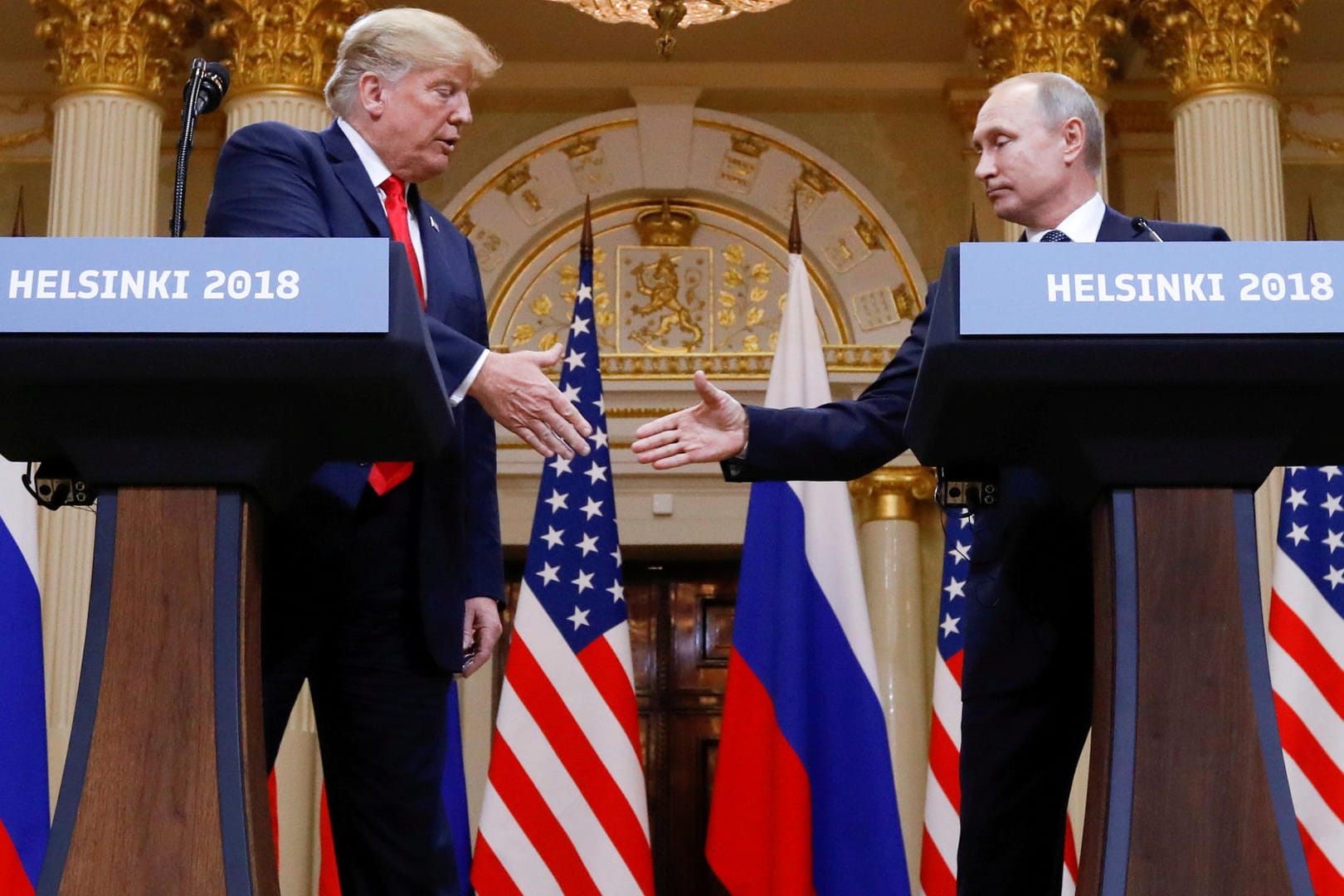 Donald Trump und Wladimir Putin auf dem Gipfel in Helsinki: Der US-Präsident hat nun erklärt, niemand sei "härter" gegenüber Russland als er.