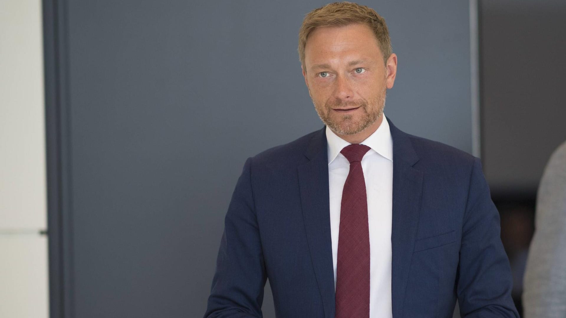 Ein Politiker im siebten Himmel: Christian Lindner ist wieder in festen Händen.