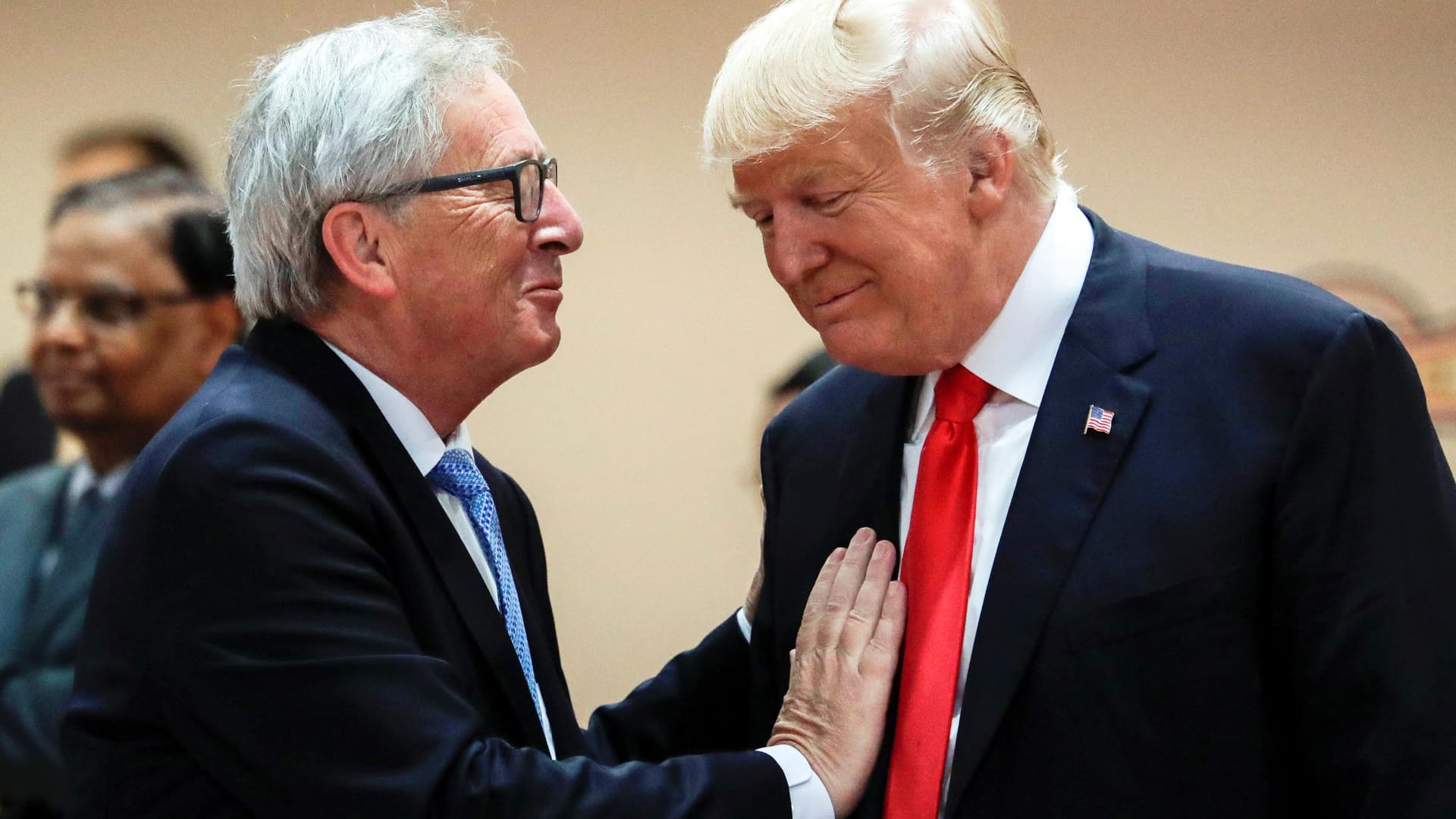 EU-Kommissionspräsident Juncker mit dem US-Präsidenten: "Es kann ja auch sein, dass Herr Trump uns auch etwas anzubieten hat." EU-Kommissionspräsident Juncker mit dem US-Präsidenten: "Es kann ja auch sein, dass Herr Trump uns auch etwas anzubieten hat."