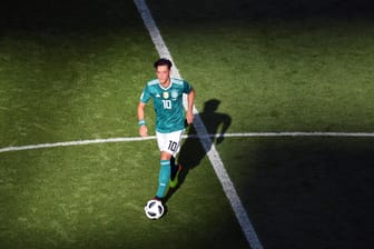Mesut Özil bei der WM 2018 in Russland: Warum stellen sich Mannschaft und DFB nicht geschlossen hinter den Spitzenspieler?