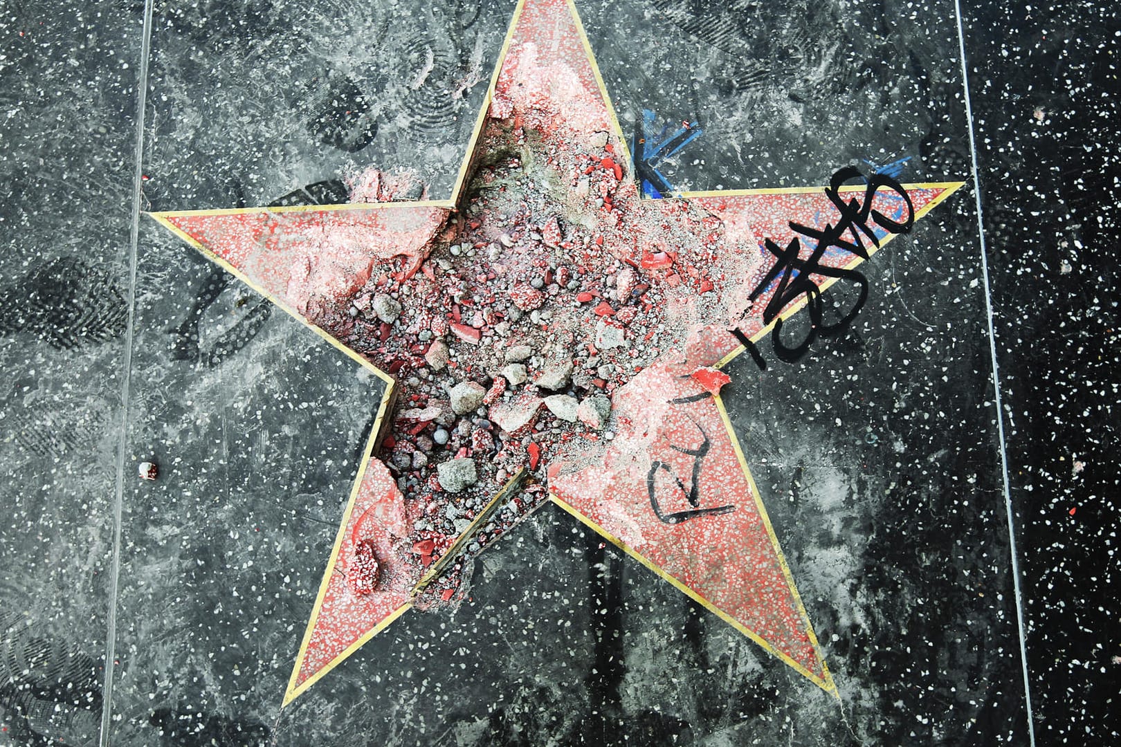 Walk of Fame Stern von Trump: Der Stern wurde mutmaßlich mit einer Spitzhacke zerstört.