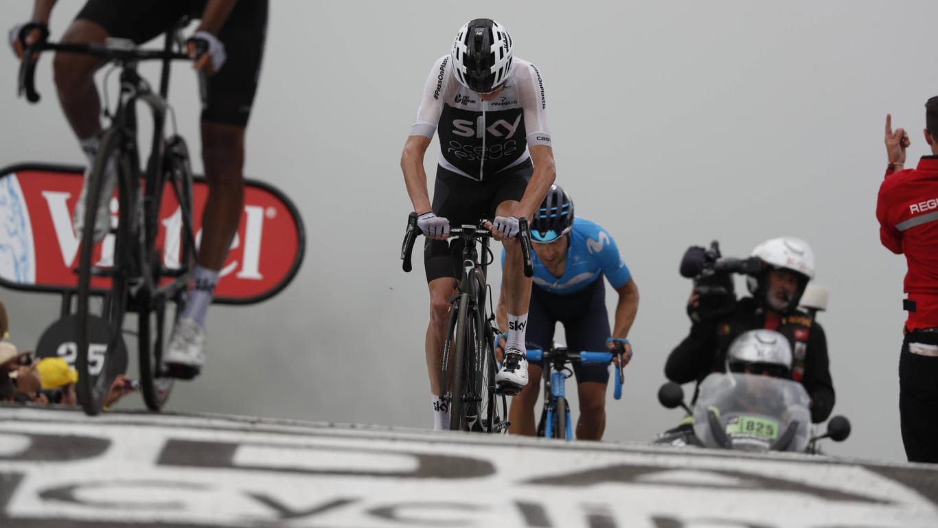 Abgehängt: Chris Froome hat nach großen Problemen auf der 17. Etappe den zweiten Platz in der Gesamtwertung der Tour de France verloren.