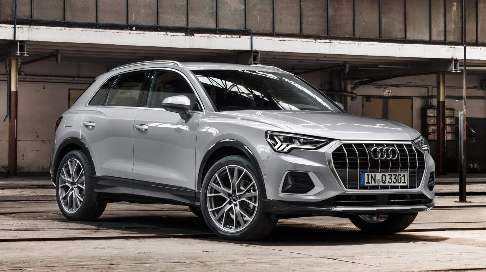 Zweite Generation: Der neue Audi Q3 legt in der Länge und beim Radstand zu, was Passagieren und Gepäck mehr Platz bieten soll.