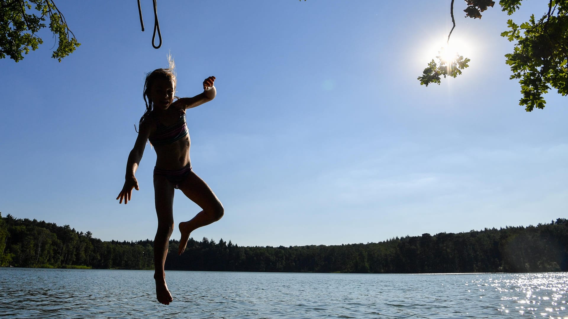 Waldsee: Vielerorts in Deutschland halten sich noch immer Mythen um Sonne und Temperaturen – aber ein Gift wird völlig vergessen.