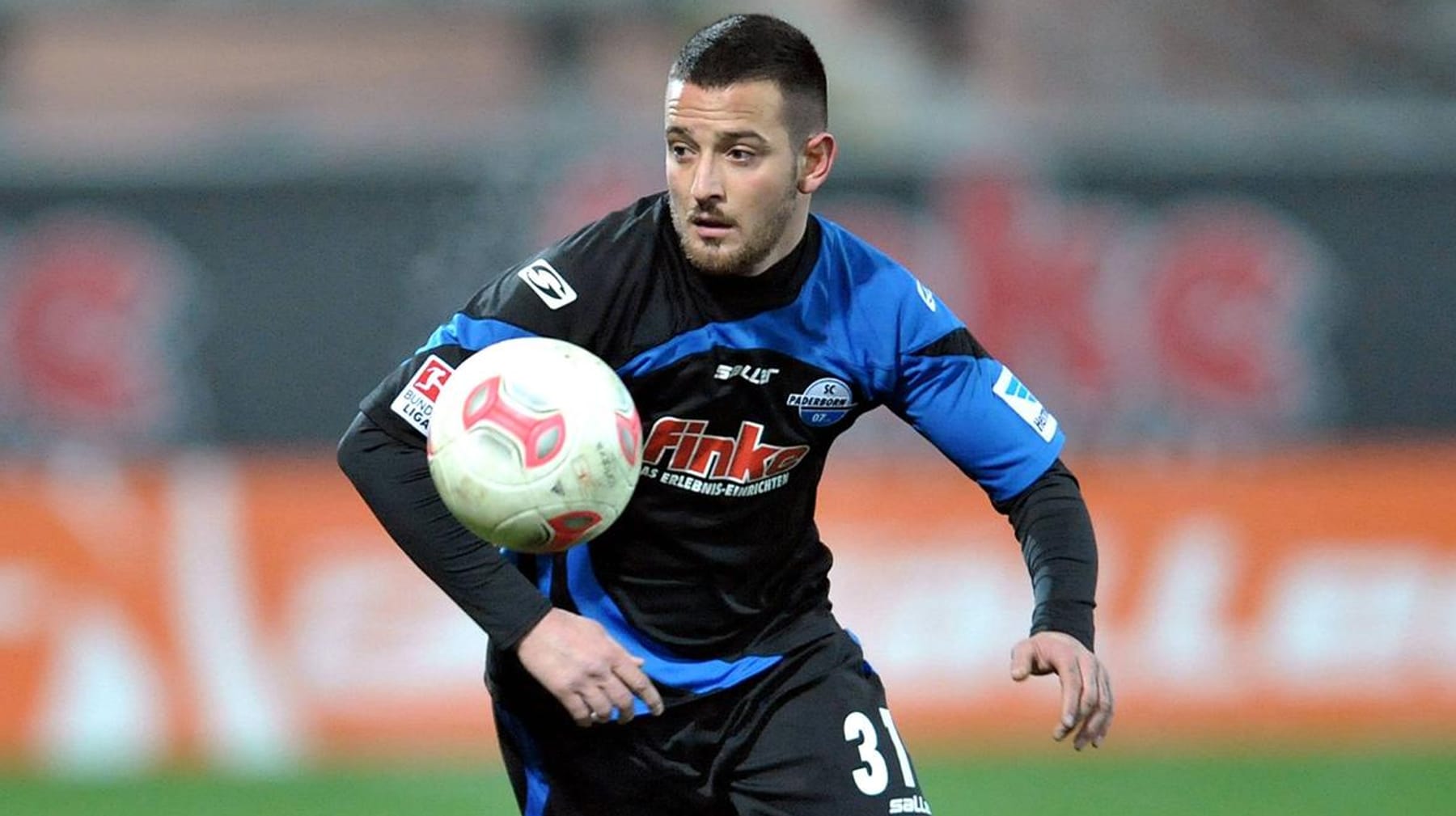 Deniz Naki kritisiert Özil