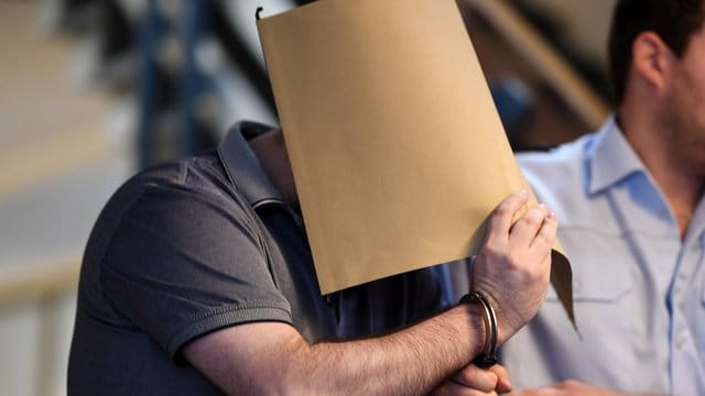 Der wegen Kindesmissbrauchs angeklagte Mann hat ein Geständnis abgelegt. Der wegen Kindesmissbrauchs angeklagte Mann hat ein Geständnis abgelegt.