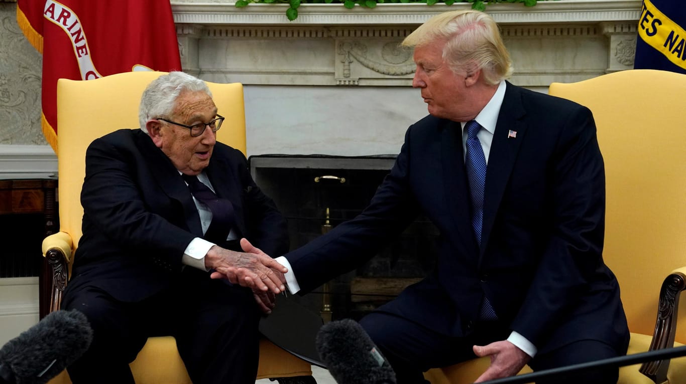 Hat das Ohr des Präsidenten: Henry Kissinger bei Donald Trump im Weißen Haus im Oktober 2017.