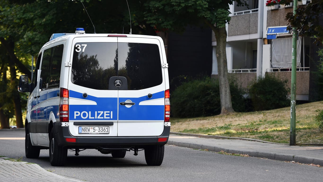 Einsatz der Polizei Essen: Nach der Messerattacke auf einen 19-Jährigen im Mai 2018 haben die Beamten Wohnungen in Essen und weiteren Städten durchsucht.
