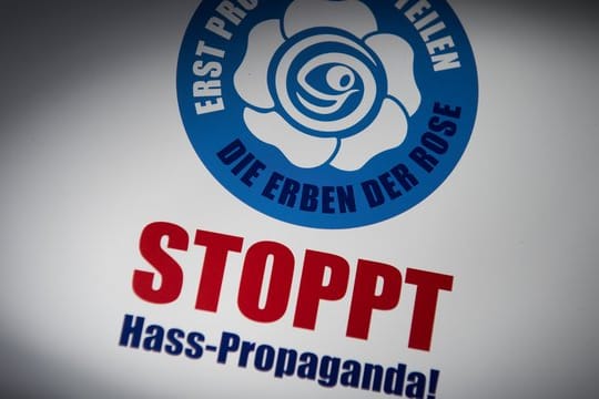 Das Logo eines Potsdamer Bürgervereins mit dem Namen "Stoppt Hass-Propaganda! Erst prüfen, dann teilen".