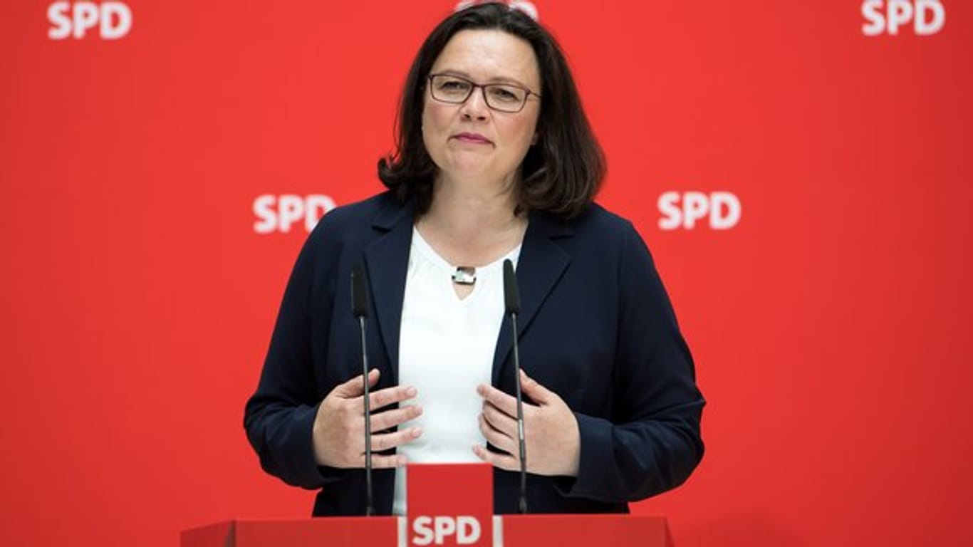 "Unser Kurs ist differenzierter, aber dafür realistisch", sagte SPD-Parteichefin Nahles in Richtung der Grünen und plädiert für einen "Realismus ohne Ressentiments".
