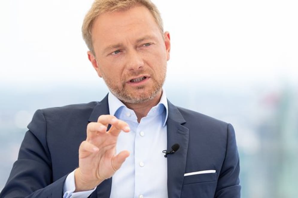 FDP-Chef Christian Lindner warf "Inhabern höchster Staatsämter" in Deutschland "Pegida-Vokabular" vor.