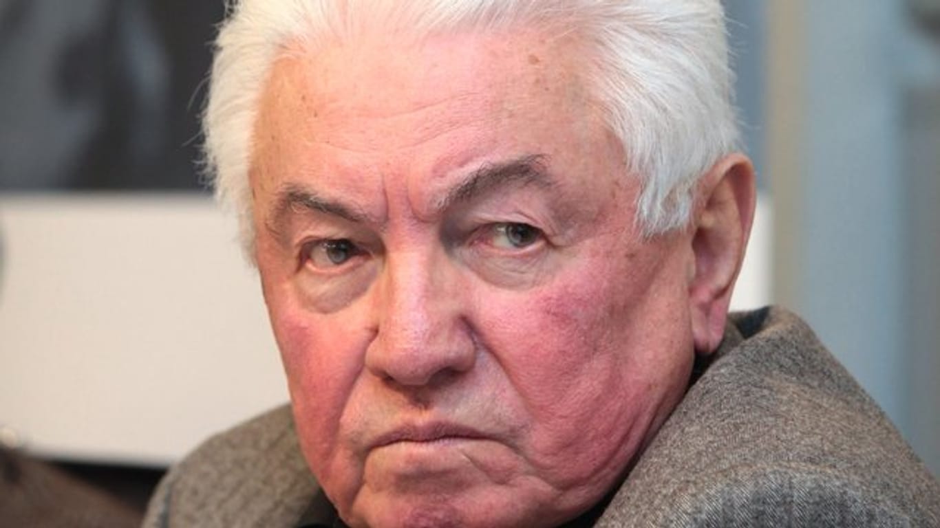 Der Schriftsteller Wladimir Woinowitsch ist im Alter von 85 Jahren gestorben.