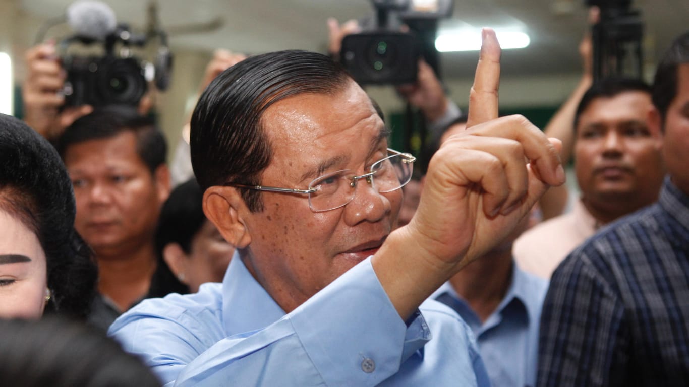 Kambodschas Ministerpräsident Hun Sen: Er ließ die wichtigste Oppositionspartei verbieten – und geht nun als Sieger aus der Wahl hervor.