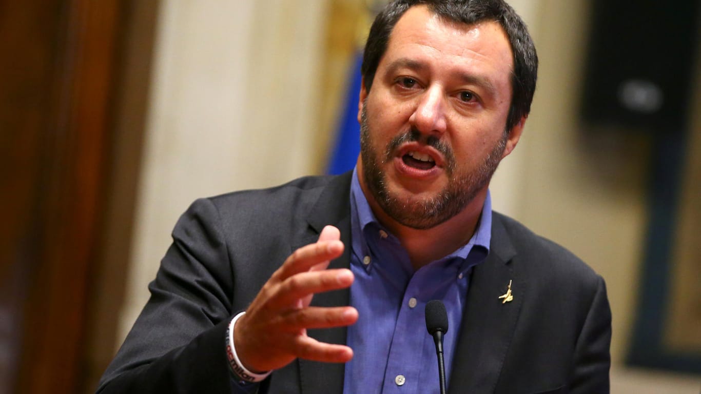 Matteo Salvini: Italiens Vize-Premier hat mit neuen Äußerungen auf Twitter für Aufregung gesorgt.