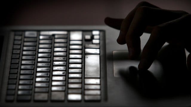 In den vergangenen Jahren hat es mehrfach Fälle gegeben, in denen Mitarbeiter auf Phishing-Attacken hereinfielen. In den vergangenen Jahren hat es mehrfach Fälle gegeben, in denen Mitarbeiter auf Phishing-Attacken hereinfielen.
