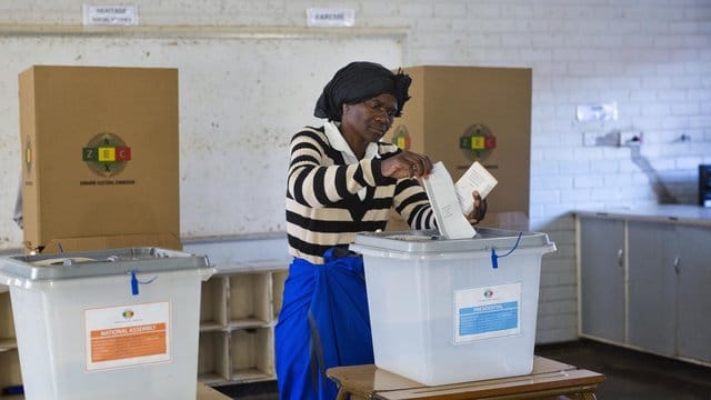 Wer auch immer die Wahl gewinnt, steht vor enormen Herausforderungen. Wer auch immer die Wahl gewinnt, steht vor enormen Herausforderungen.