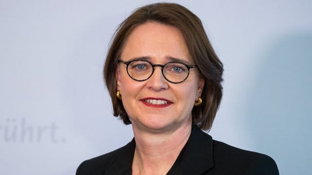 Widmann-Mauz fordert eine "Kultur des Widerspruchs" in Deutschland. Widmann-Mauz fordert eine "Kultur des Widerspruchs" in Deutschland.