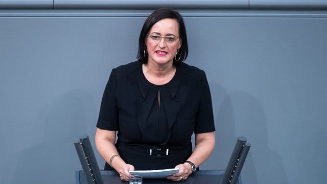 Die stellvertretende Linken-Vorsitzende Martina Renner wirft der Bundesregierung vor, die rechtsterroristische Gefahr zu ignorieren. Die stellvertretende Linken-Vorsitzende Martina Renner wirft der Bundesregierung vor, die rechtsterroristische Gefahr zu ignorieren.