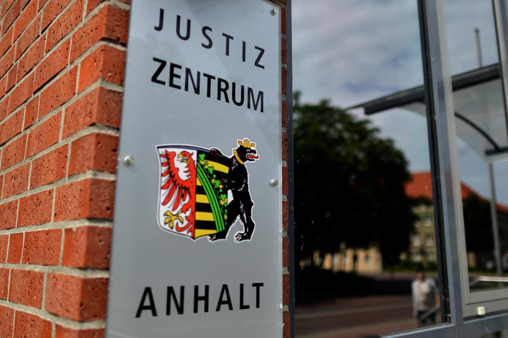 Prozess wegen Vergewaltigung einer 56-Jährigen: Vier Männer wurden zu jahrelangen Haftstrafen verurteilt.