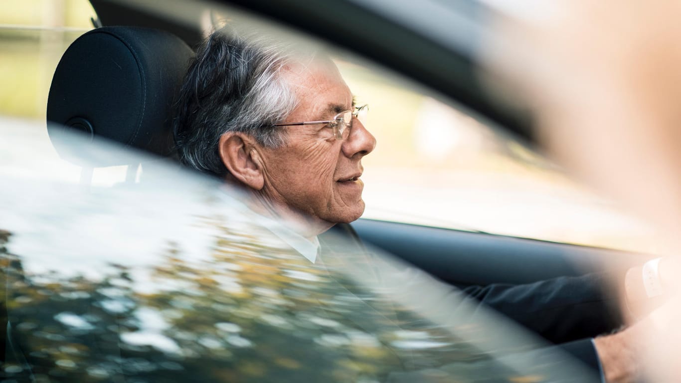 Älterer Autofahrer: Brauchen wir Fahrtests für Senioren?