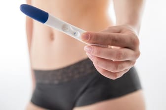 Schwangerschaftstest: Eltern werden ist nicht für alle Menschen möglich.