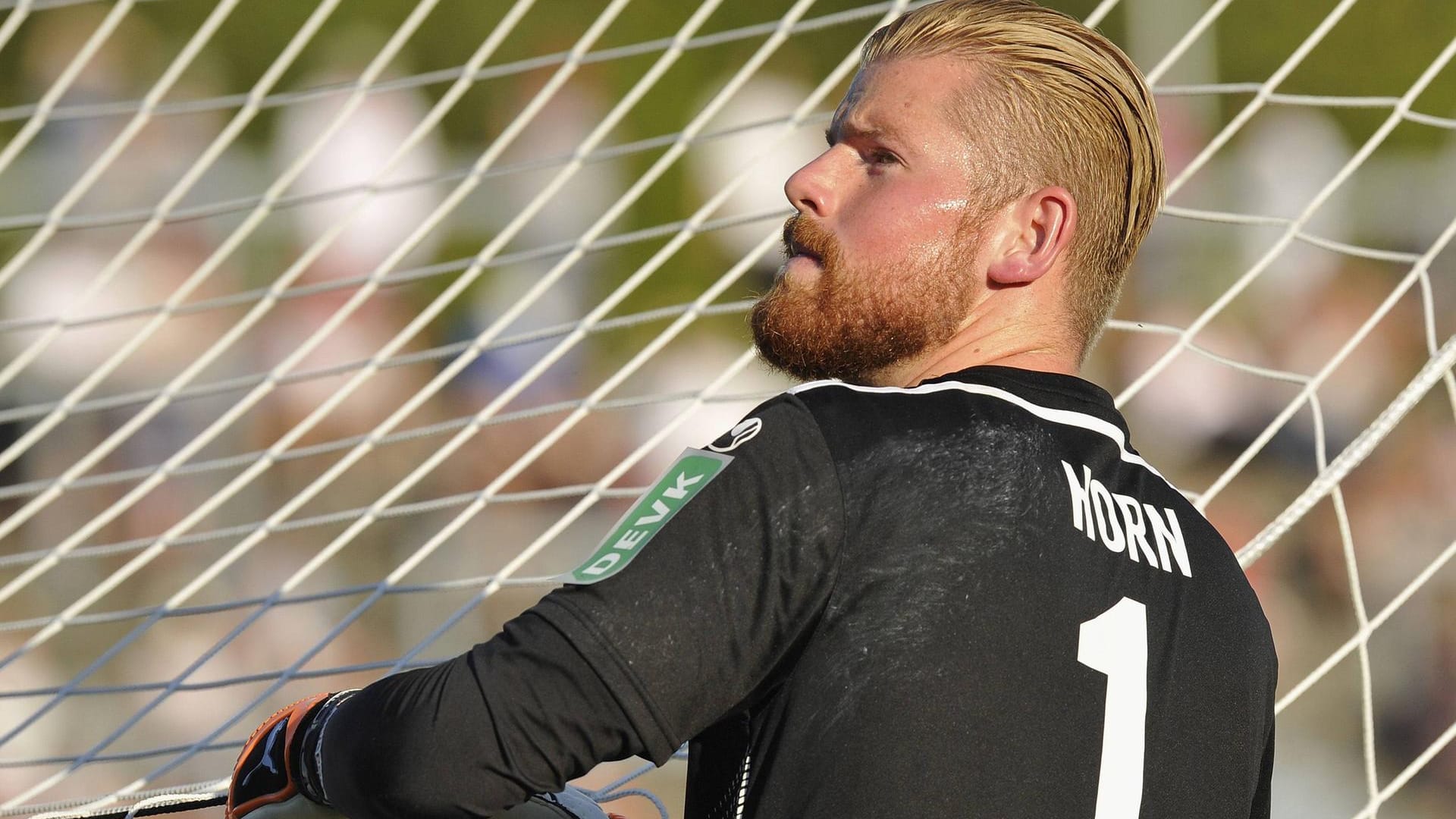 Timo Horn: Der Torwart hält dem FC trotz Abstieg und anderer Angebote die Treue.