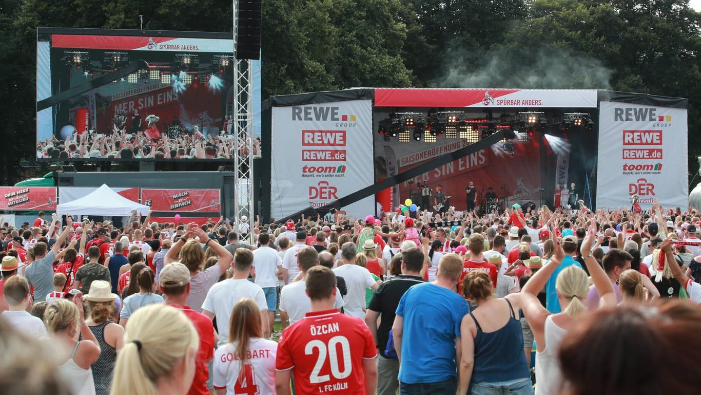 Saisoneröffnung beim FC: Trotz des Abstiegs herrscht große Euphorie in Köln.