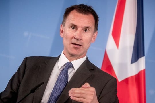 "Wir steuern auf einen Austritt ohne Abkommen zu", sagt Hunt.