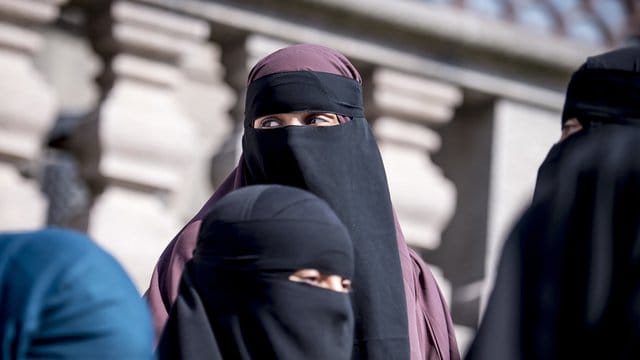 Verstöße sollen künftig mit Geldbußen zwischen umgerechnet 134 bis zu 1340 Euro geahndet werden. Verstöße sollen künftig mit Geldbußen zwischen umgerechnet 134 bis zu 1340 Euro geahndet werden.