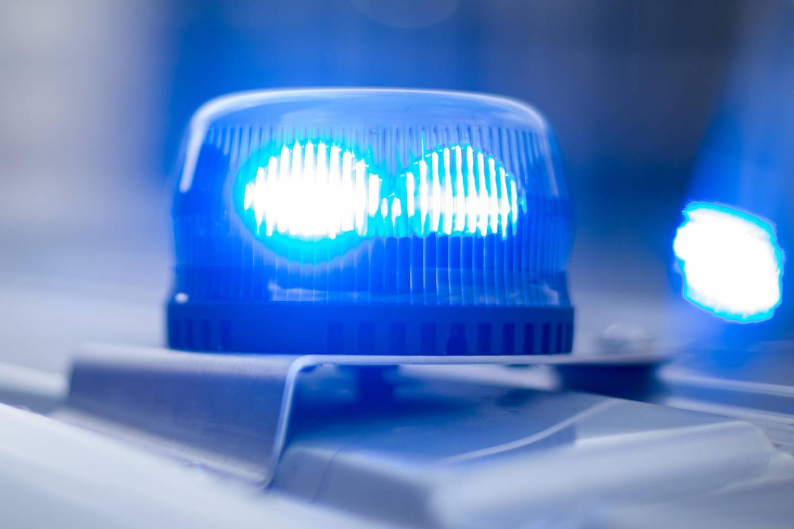 Ein leuchtendes Blaulicht: Die Polizei nahm den Mann nur einen Tag nach der Tat fest. (Symbolbild)