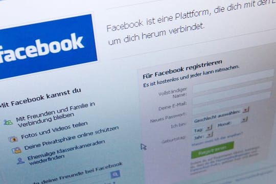 Facebook hat einen neuen Versuch aufgedeckt, mit einem Netzwerk gefälschter Profile die öffentliche Meinung zu manipulieren.