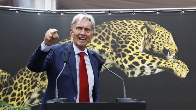 Festivalpräsident Marco Solari spricht zur Eröffnung des Filmfestivals von Locarno.