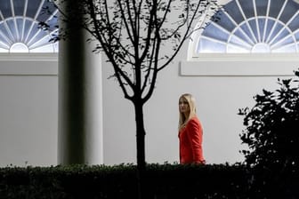 Ivanka Trump, Tochter des US-Präsidenten, geht in Richtung des Westflügels des Weißen Hauses.