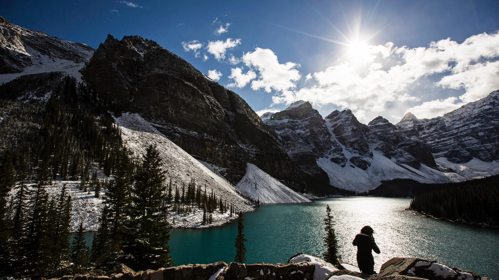 Banff-Nationalpark:Banff-Nationalpark: Einem deutschen Autofahrer ist auf einer Landstraße in Richtung des Nationalparks in Kanada in den Kopf geschossen worden.