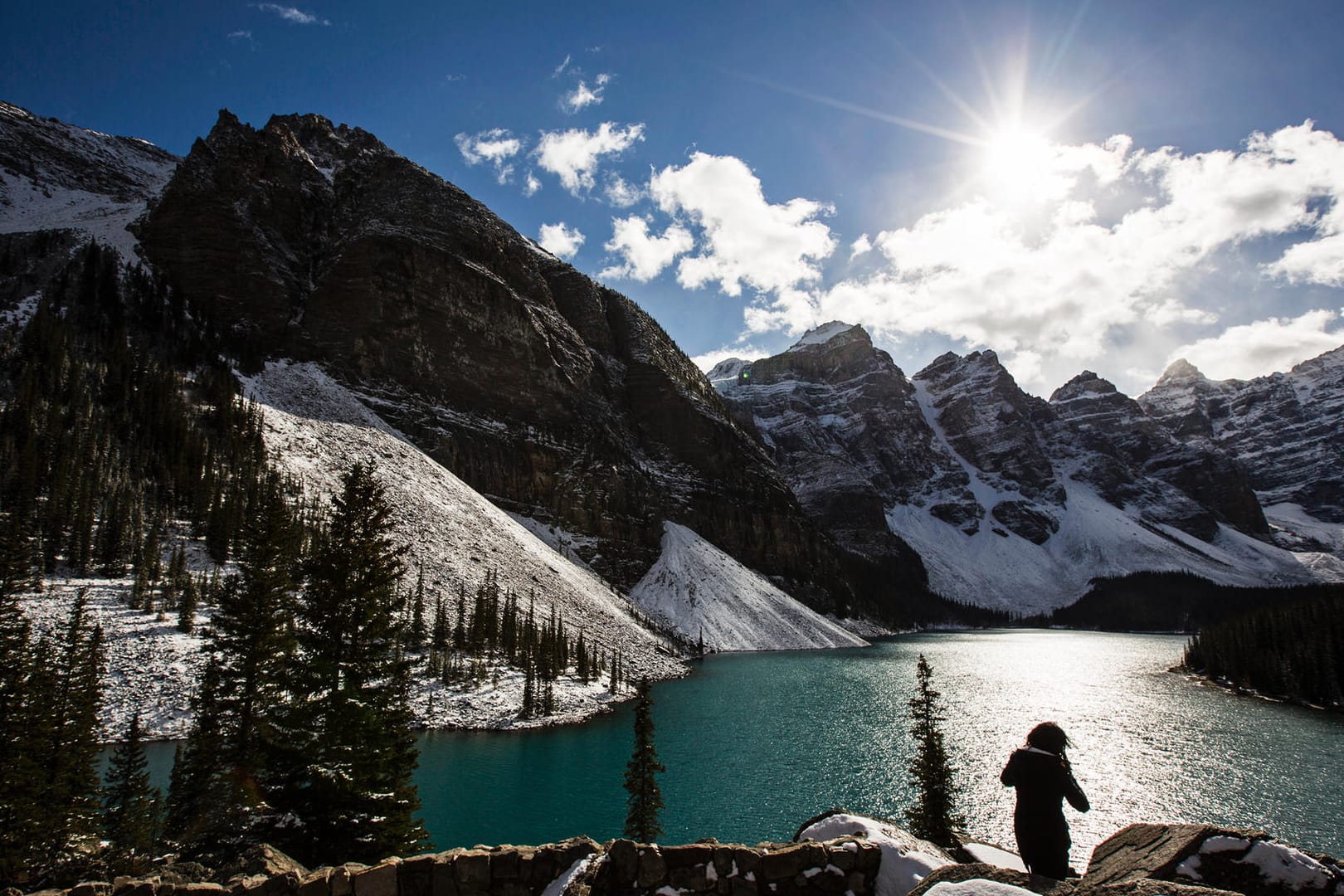 Banff-Nationalpark:Banff-Nationalpark: Einem deutschen Autofahrer ist auf einer Landstraße in Richtung des Nationalparks in Kanada in den Kopf geschossen worden.