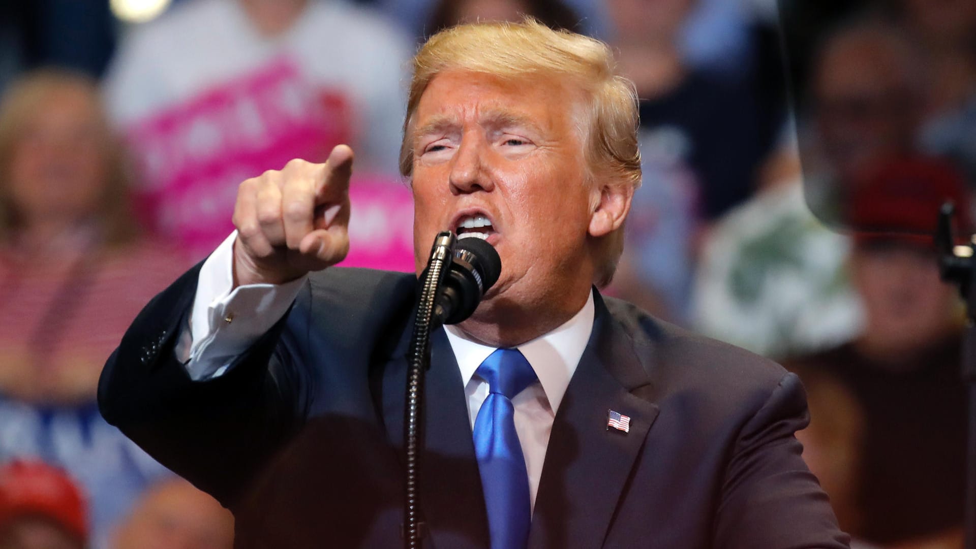 Donald Trump bei der Wahlkampfveranstaltung in Wilkes-Barre, Pennsylvania: Der US-Präsident hat die Medien einmal mehr hart angegriffen. Donald Trump bei der Wahlkampfveranstaltung in Wilkes-Barre, Pennsylvania: Der US-Präsident hat die Medien einmal mehr hart angegriffen.