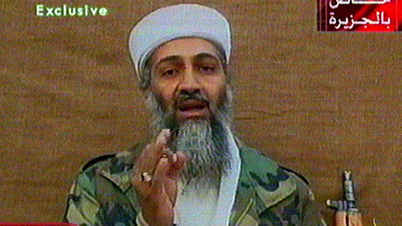 Osama bin Laden bei einer Fernsehübertragung des Senders Al-Jazeera im November 2011: Seit den Anschlägen vom 11. September war bin Laden untergetaucht.