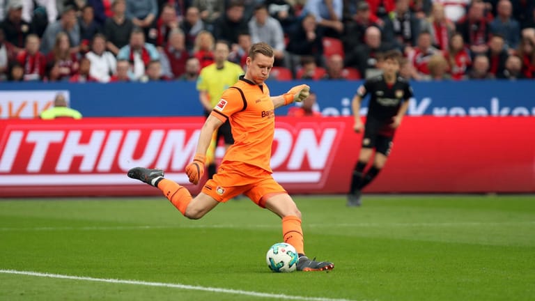 Bis zur letzten Saison stand Bernd Leno im Leverkusener Tor. Er absolvierte zwischen 2012 und 2018 304 Pflichtspiele für die Rheinländer und wurde Nationalspieler. Im Sommer wechselte Leno für 25 Millionen Euro zum FC Arsenal.