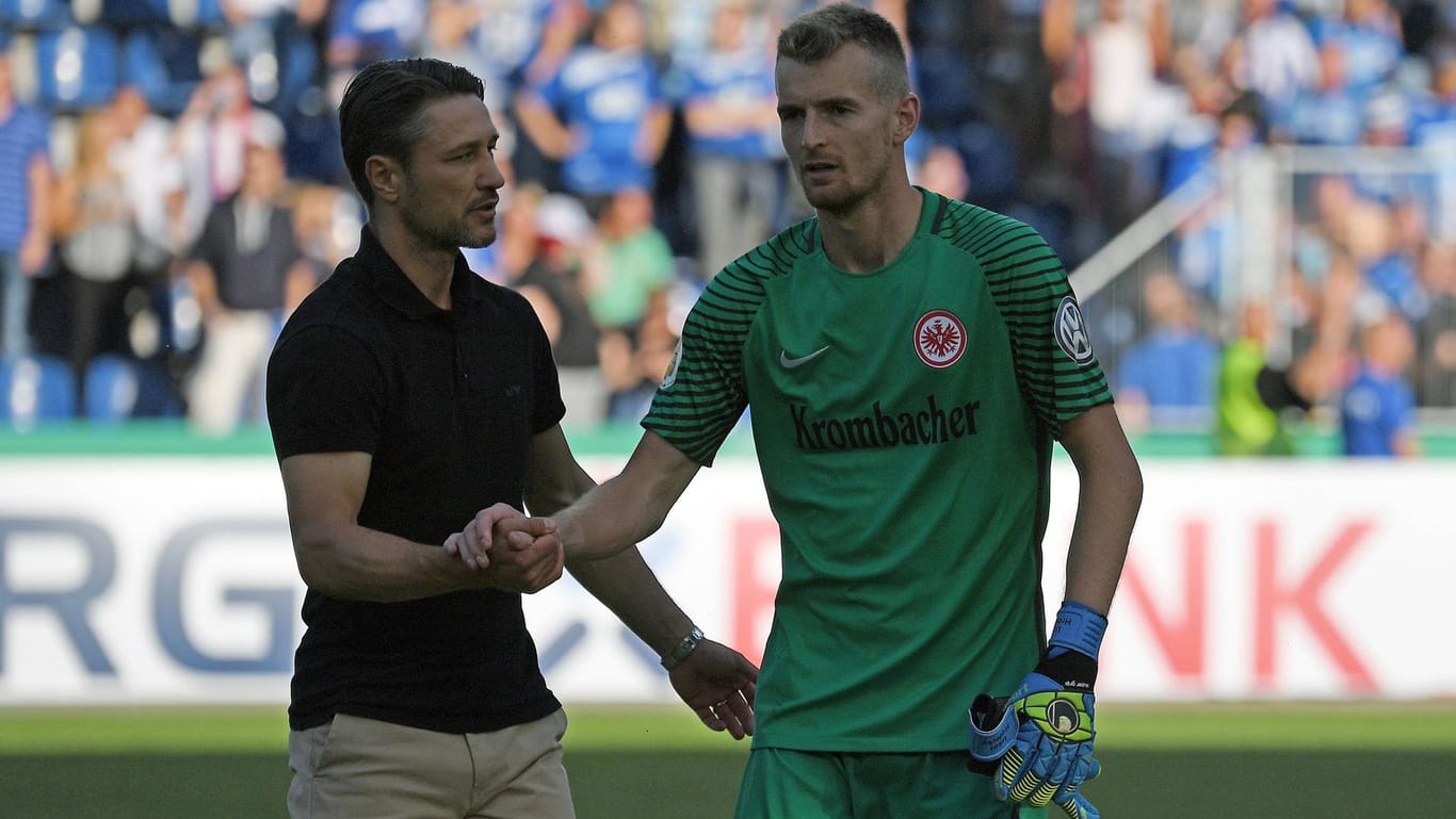 Unter Trainer Niko Kovac (l.) reifte Lukas Hradecky in Frankfurt zu einem der besten Keeper der Bundesliga. Seit Juli trainiert Kovac Bayern München.