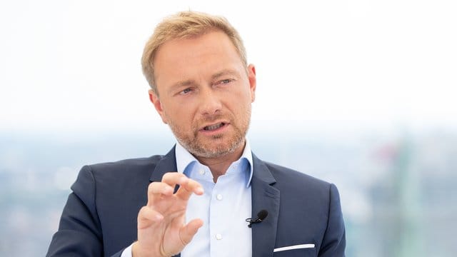 FDP-Chef Christian Lindner will mit der Bewegung En Marche von Frankreichs Präsidenten Macron zusammenarbeiten. FDP-Chef Christian Lindner will mit der Bewegung En Marche von Frankreichs Präsidenten Macron zusammenarbeiten.