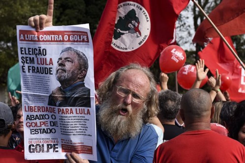 Lula-Unterstützer demonstrieren für eine Freilassung des inhaftierten brasilianischen Ex-Präsidenten.